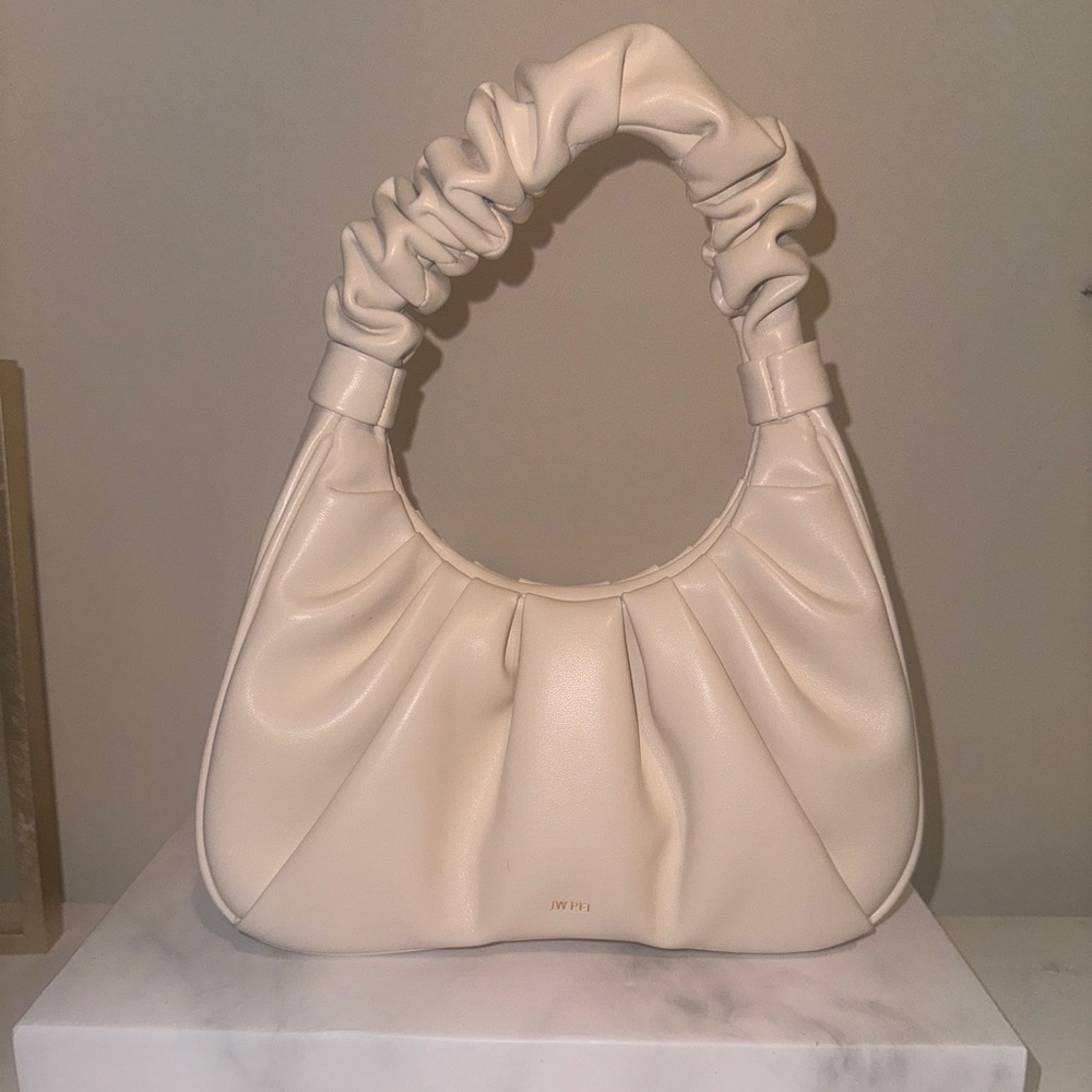 JW PEI VEGAN LEATHER PURSE